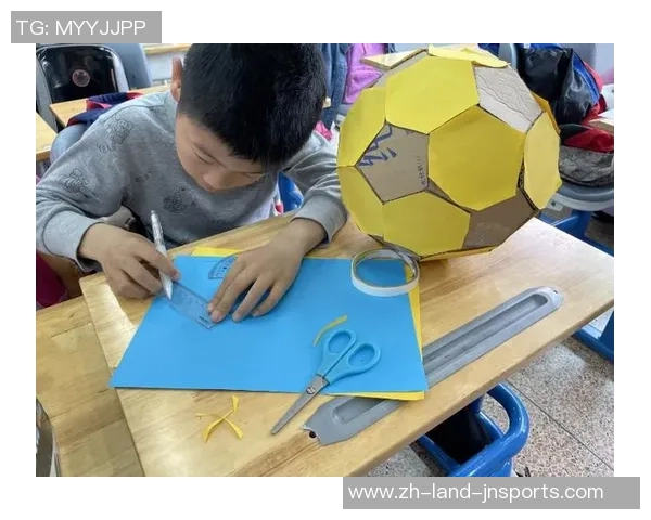 纸制足球机的创意设计与制作过程探秘让我们一起享受手工乐趣与足球激情